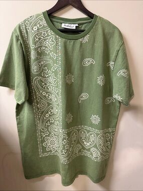 Profound Men’s Olive Green Paisley Short-Sleeve Tee Size L